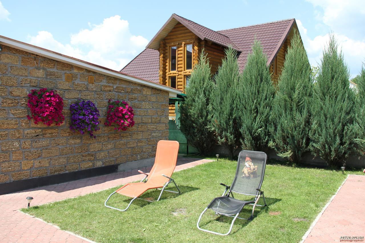 Hotel-Complex Mizh Triokh Ozer Svityaz' Exterior photo