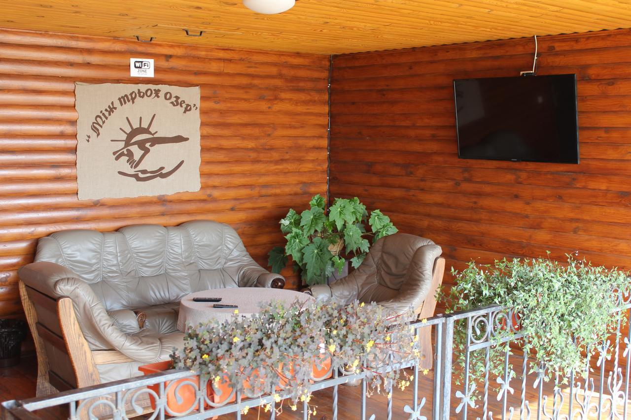 Hotel-Complex Mizh Triokh Ozer Svityaz' Exterior photo